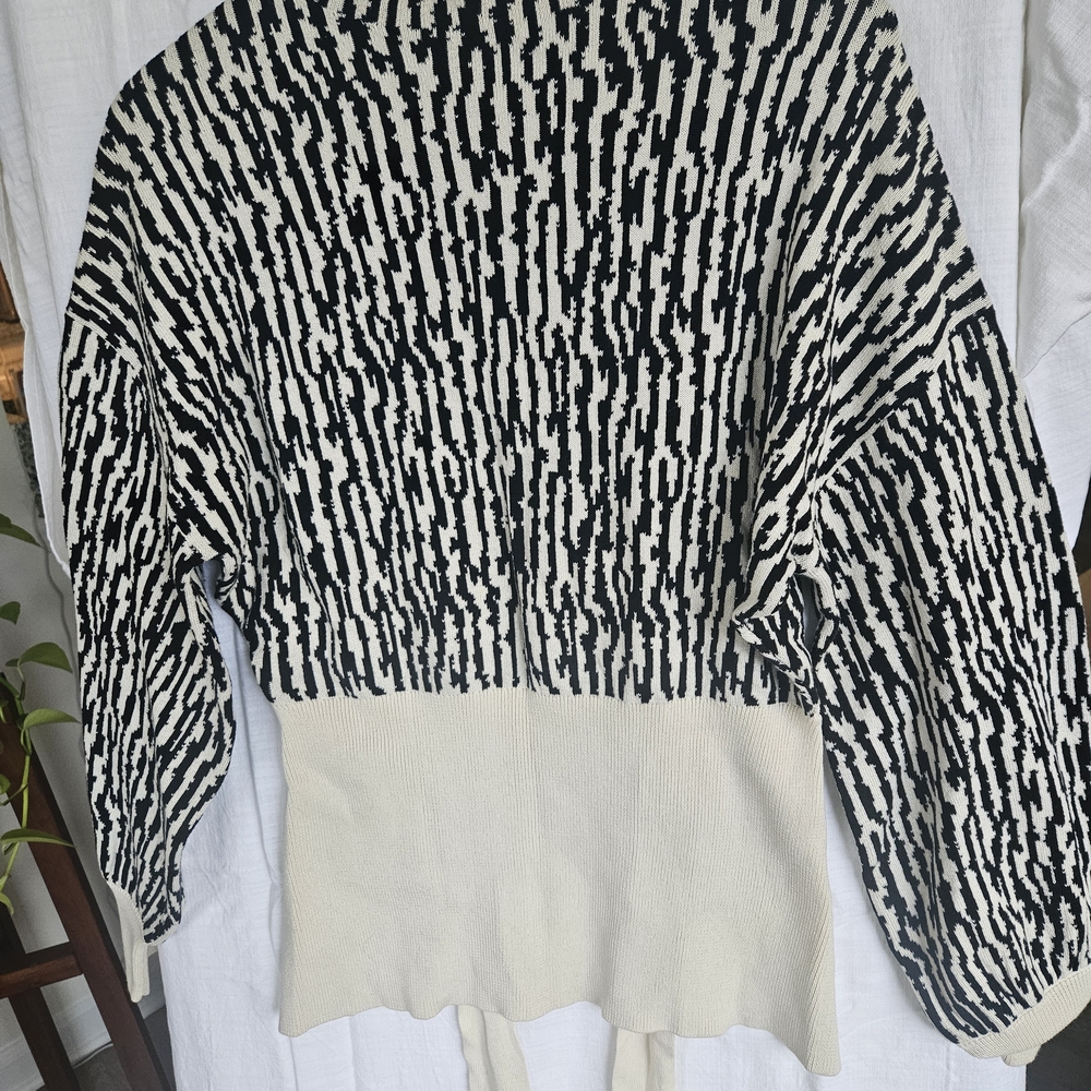 Black and White Patterned Women's Sweater